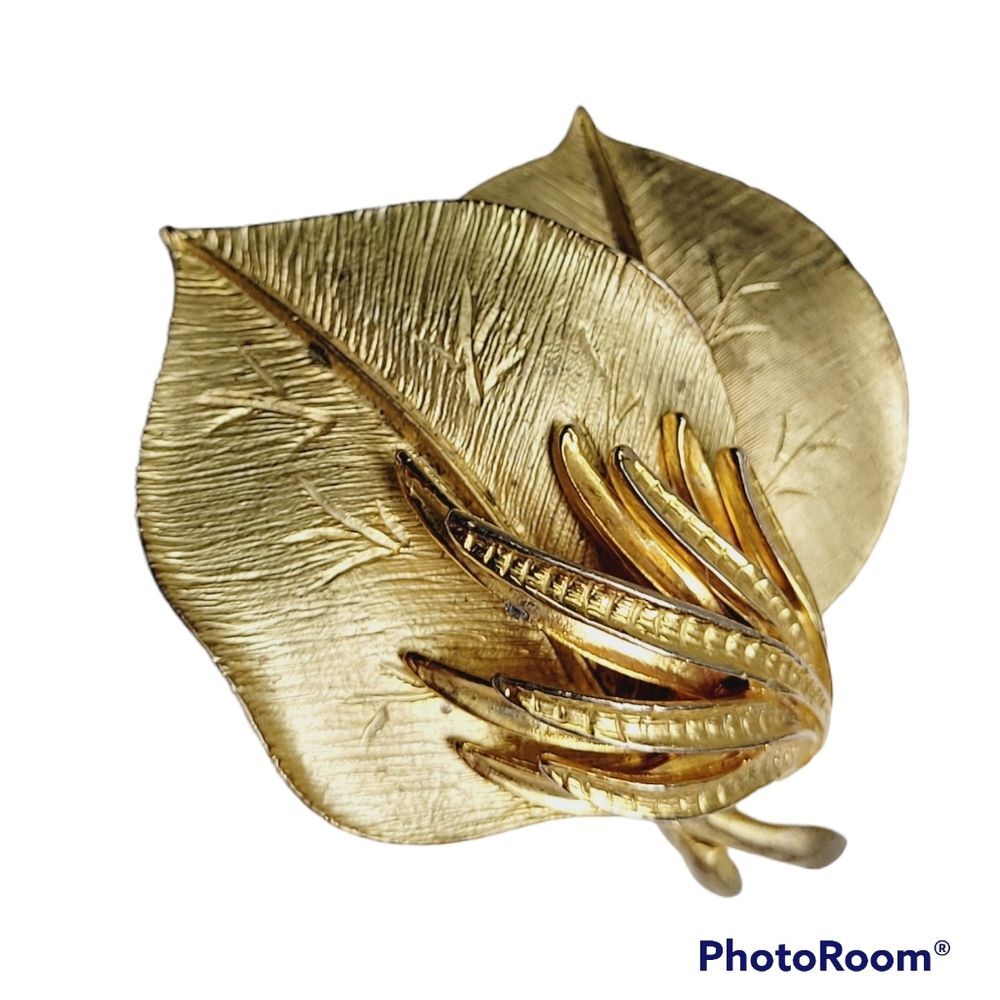 ^ Leaf brooch brushed gold tone brass scarf jacket jewelry nature collection